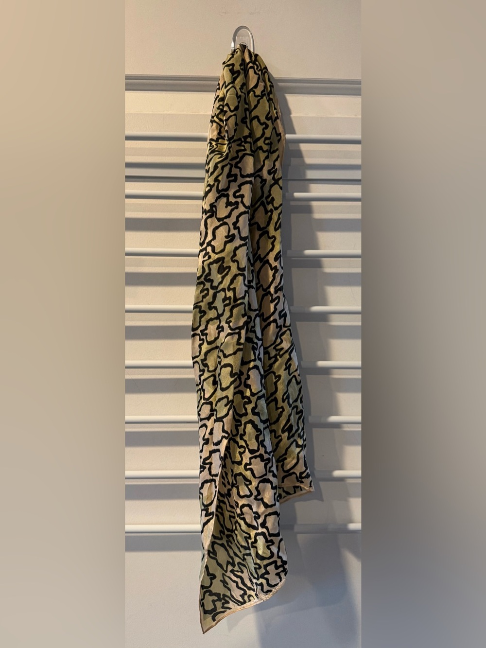 VTG Sacha Silk Abstract Green & Black Patterned Lightweight Scarf
